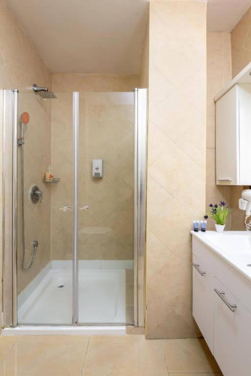 H7 Tlv Hotel Тел Авив Екстериор снимка
